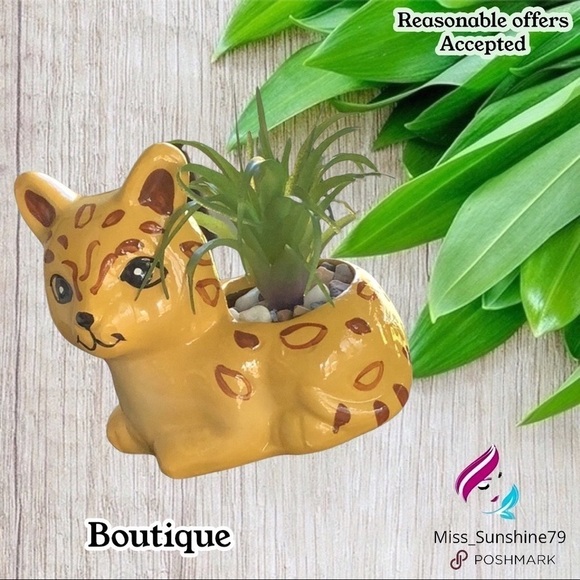 🥰NEW - ceramic leopard planter w/ faux succulent - Picture 1 of 6